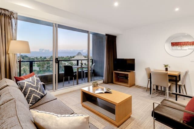 Superior One Bedroom Apartment