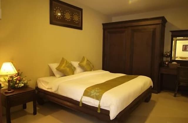 2 bedroom suite (1st floor)