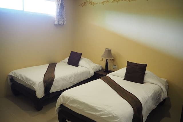 2 bedroom suite (1st floor)