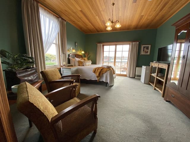 Beach View King Suite with Spa & Balcony