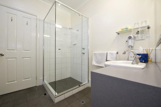 2 Bedroom Suite