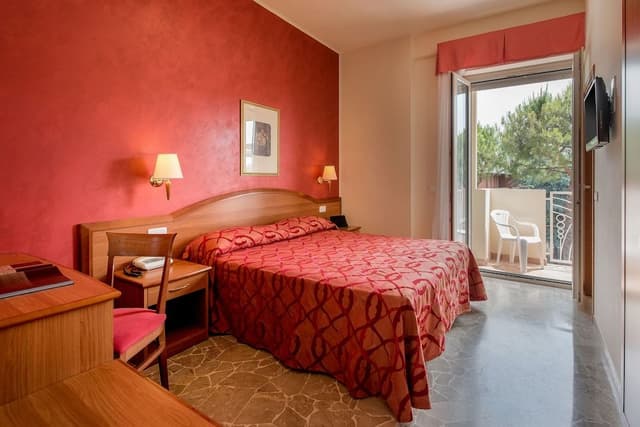 Comfort Double or Twin Room, Pool View