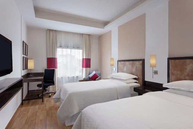Premier Room, 2 Twin Beds, City View