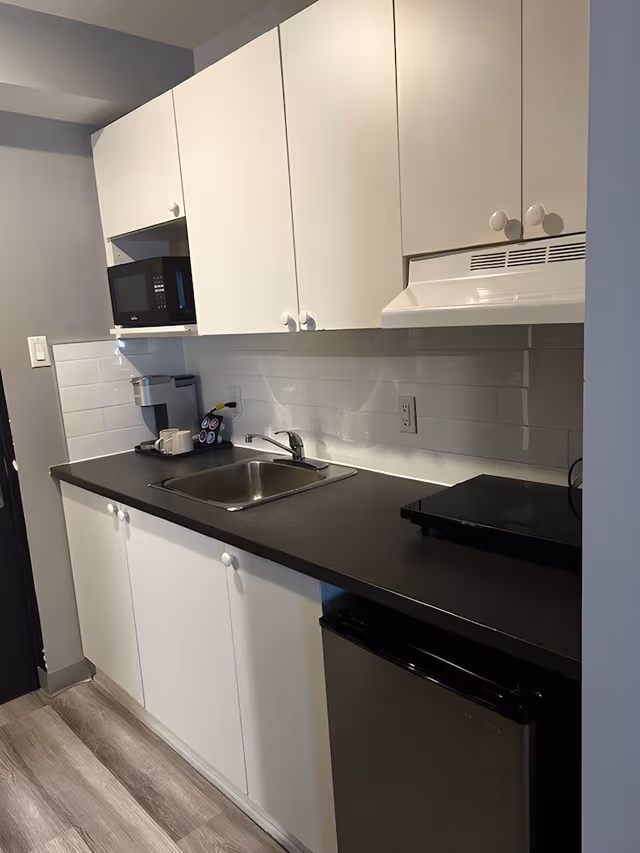 Room, Queen, Non Smoking, Kitchenette