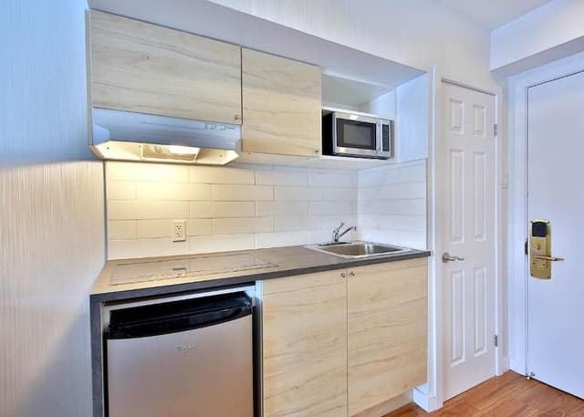 Room, 1 King Bed, Kitchenette