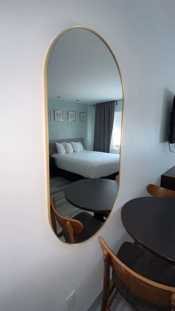 Suite Jr, 1 Lit Queen Bed, Jetted Tub - Non Smoking