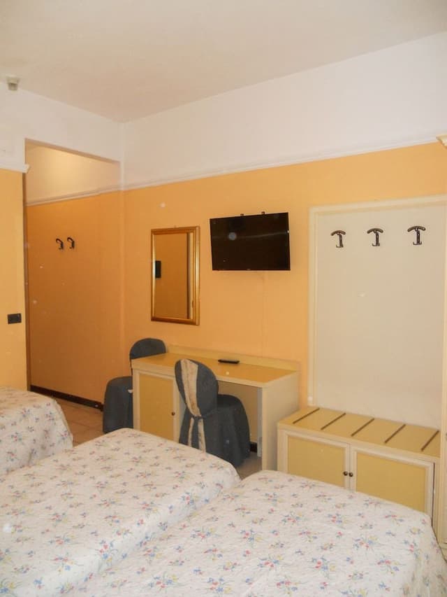 Comfort Triple Room