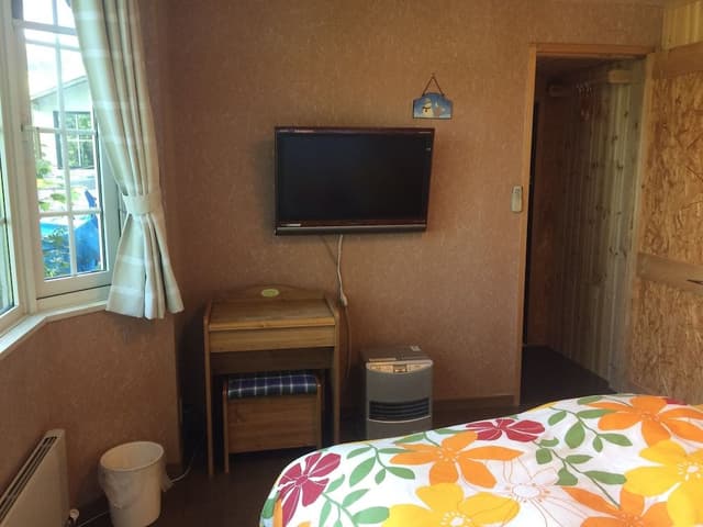 Group Room with Kitchen