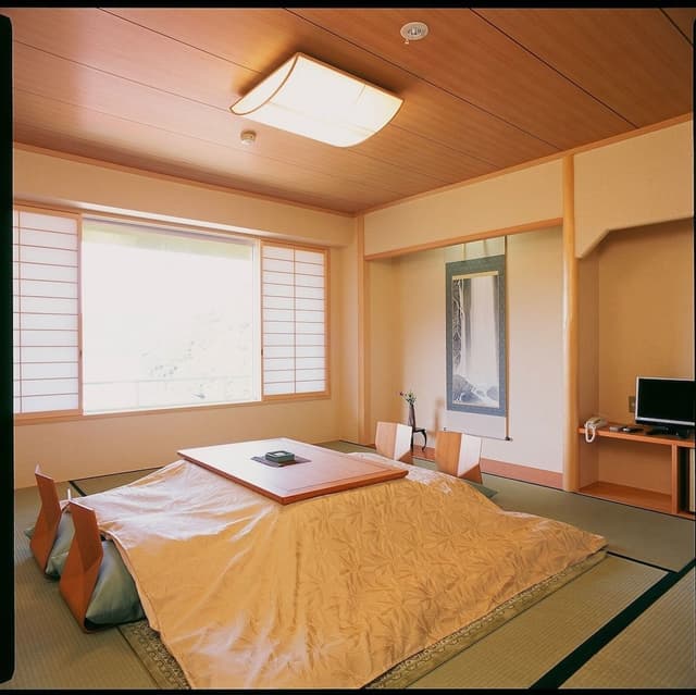 Japanese-style room with Shared Bathroom
