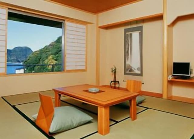 Japanese-style room with Shared Bathroom