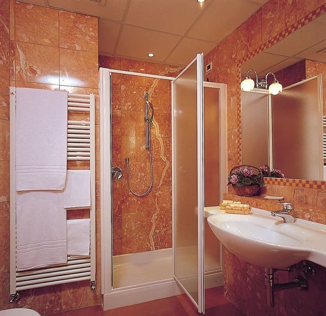 Romantic Junior Suite with 2 balconies, Partial Lake-View