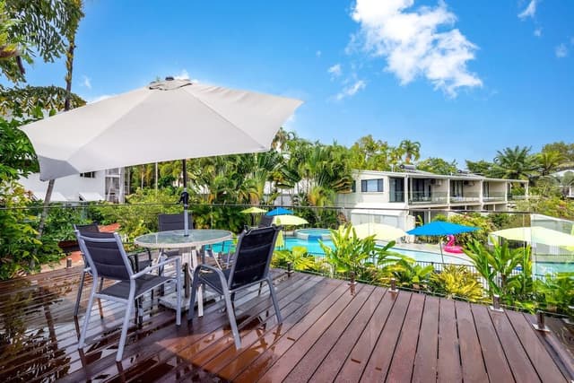Two Bedroom Two Bathroom Apartment with Sea View