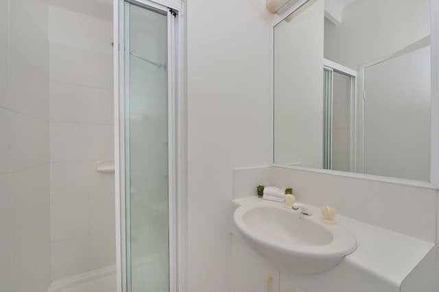 Two Bedroom Two Bathroom Apartment with Sea View