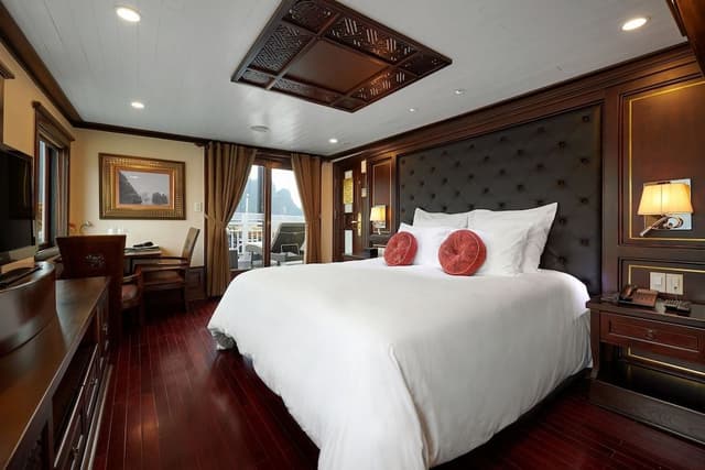 Premium Suite, 1 King Bed, Bay View