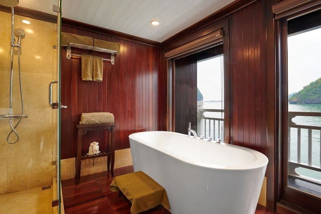 Premium Suite, 1 King Bed, Bay View