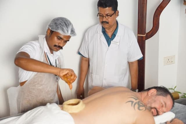 Ayurveda Panchkarma /Rejuvenation package - Deluxe Room with sea View