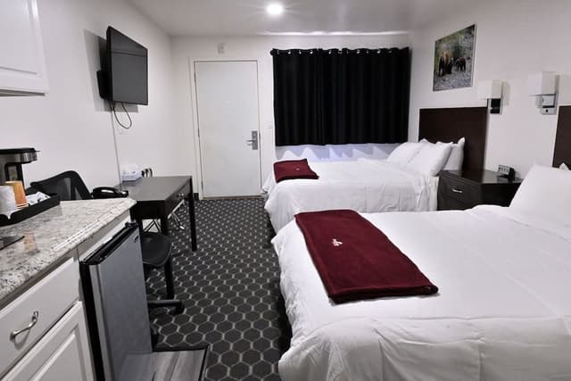 Moderate, 2 Queen Beds