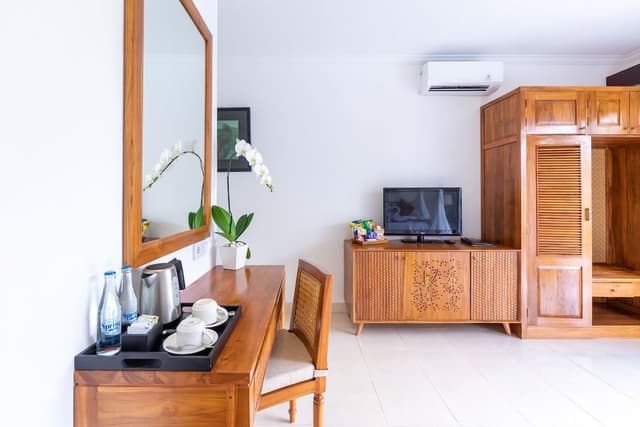 Studio with Balcony