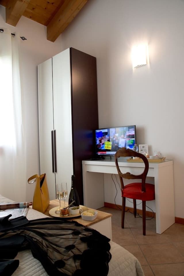Classic Double Room, 1 Double Bed, Private Bathroom, Park View
