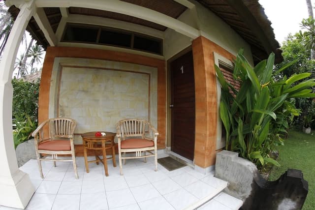 Bungalow, Garden View