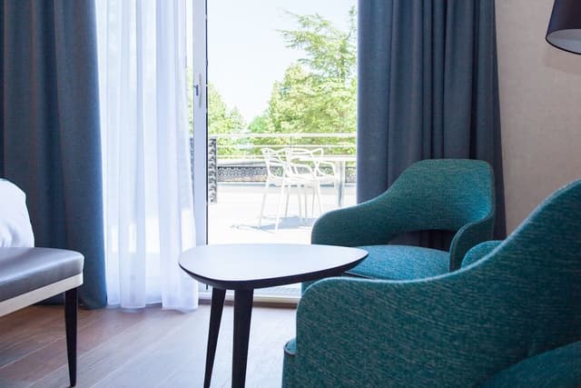 Luxury Double Room, 1 King Bed, Pool View
