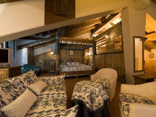 Superior Suite, 1 King Bed, Balcony, Mountain View