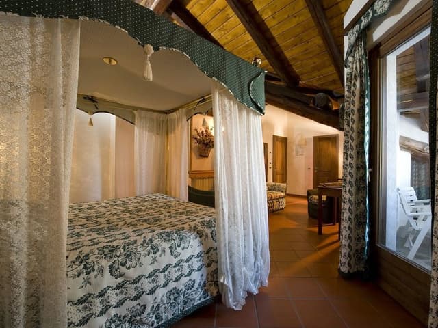 Romantic Suite, 1 King Bed, Balcony, Mountain View