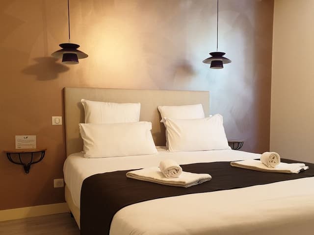 2 bedroom suite for 4