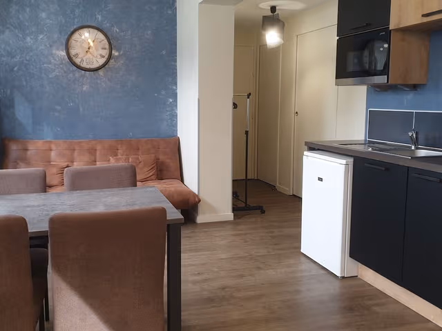 2 bedroom suite for 3