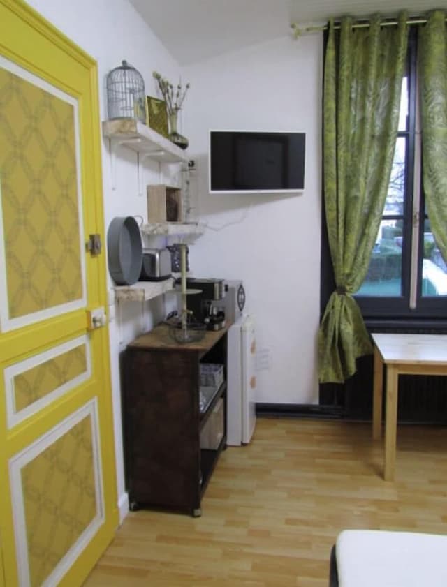 Economy Room