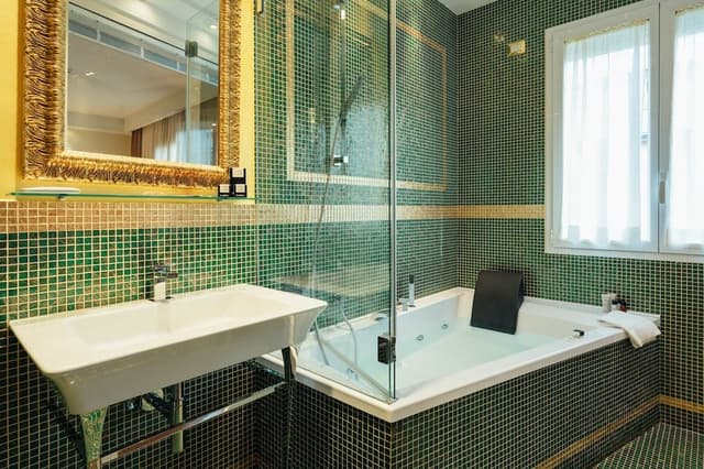 Luxury Double Room, Jetted Tub
