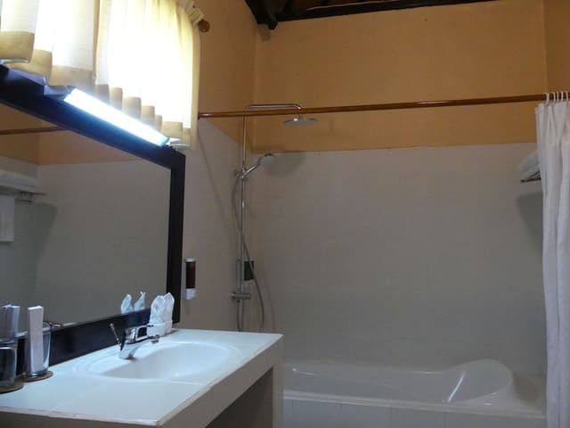 Deluxe Garden Cottage (Double Bed)
