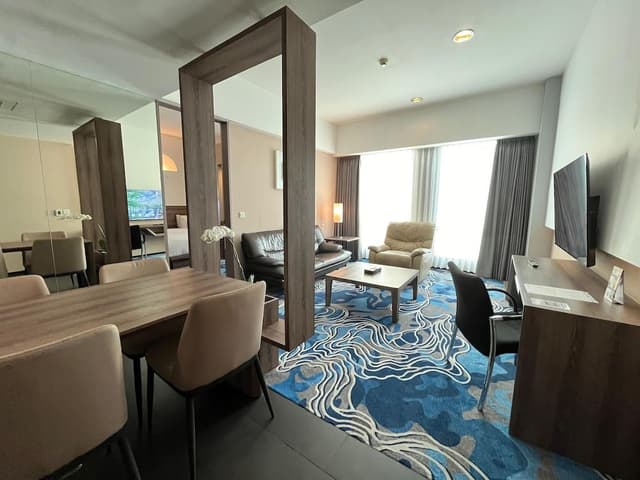 Junior Suite, 1 King Bed