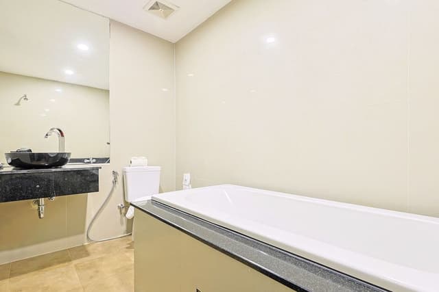 Deluxe Room, Bathtub