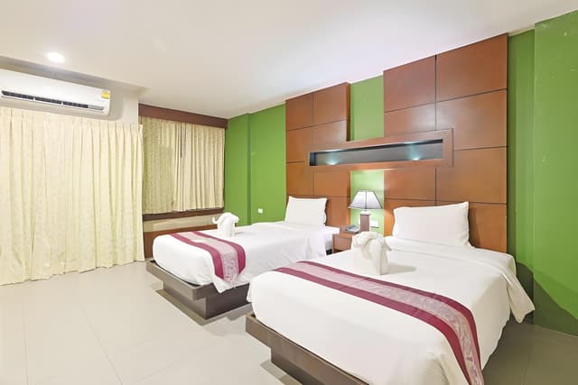 Deluxe Room, Bathtub