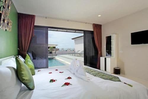 Three-Bedroom Penthouse with Pool