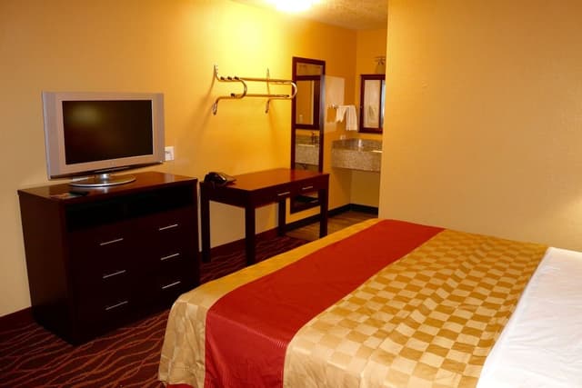 Standard Room, 2 Queen Beds, Non Smoking