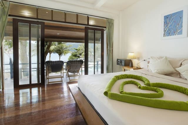 Deluxe Beach Front