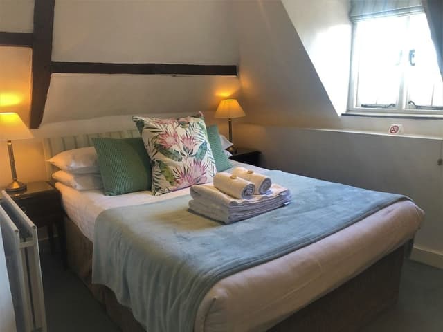 Double Room, Ensuite, Garden View (Small )