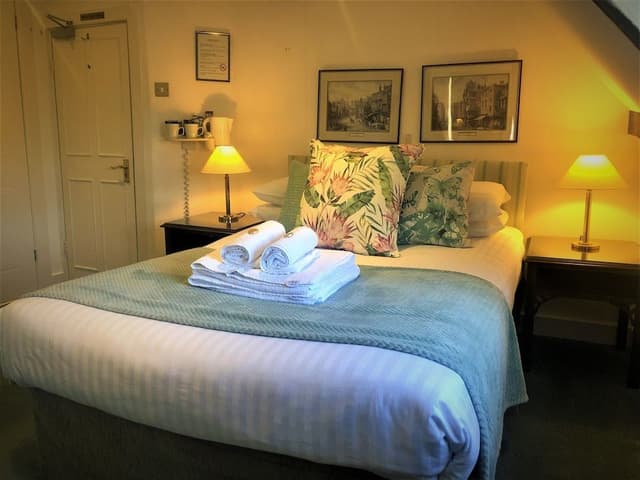 Double Room, Ensuite, Garden View (Small )