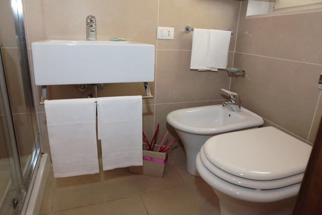 Double Room, 1 Queen Bed