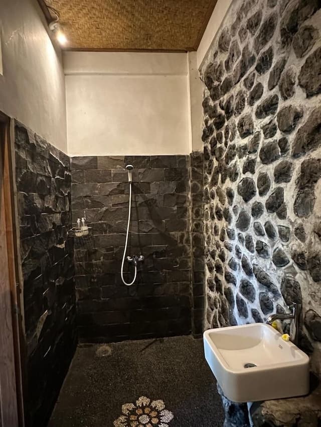Basic Double Room, 1 Bedroom, Garden View