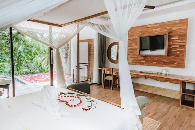River Pool Villa