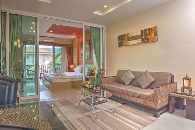 Classic Suite, 1 Bedroom, Sauna, Pool View