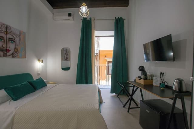 Classic Room, Balcony, City View