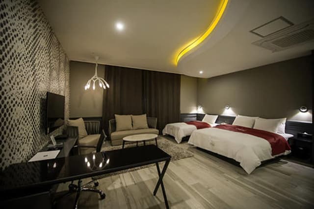 Suite (Twin)