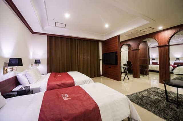Suite (Twin)