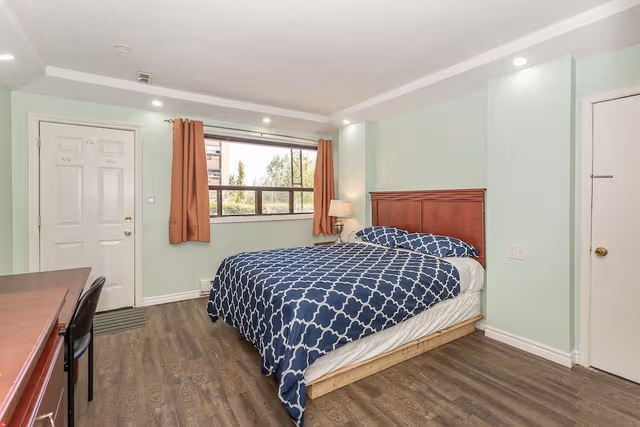 Room, 1 Queen Bed, Non Smoking