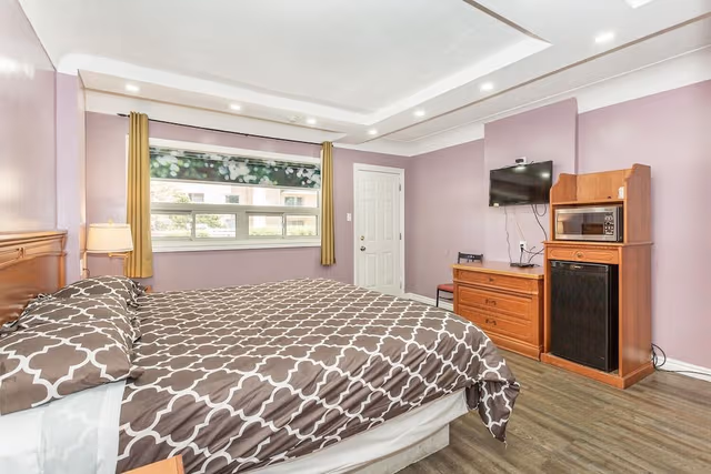 Room, 1 King Bed, Non Smoking