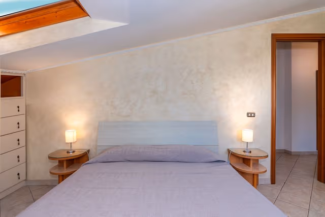 Room, Connecting Rooms